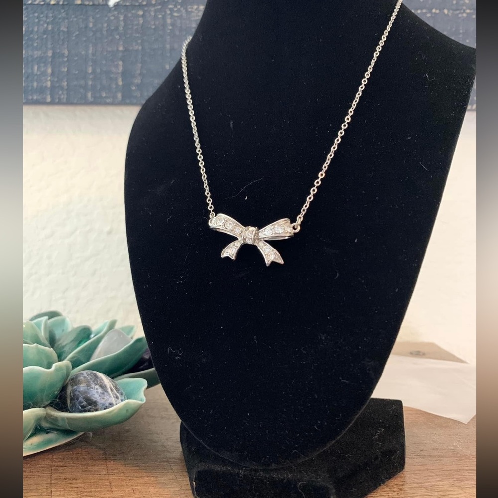 Beautiful Sparkly Bow Necklace on Collarbone Length Chain